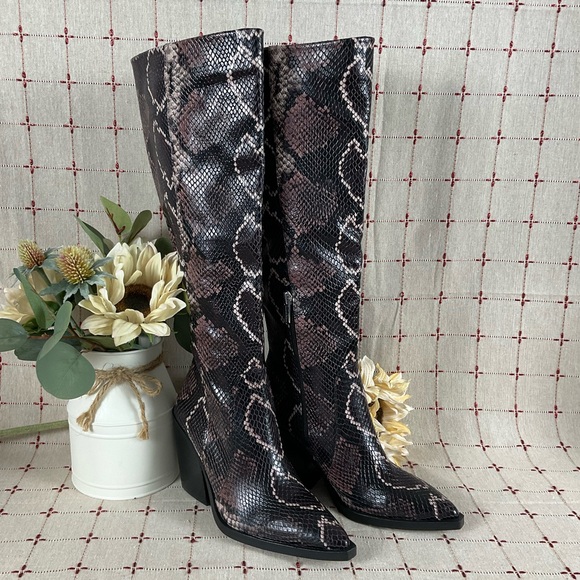 Vince Camuto Shoes - 🌻HP🌻 Vince Camuto Gravana Snakeskin Embossed Leather Knee High Boots Western